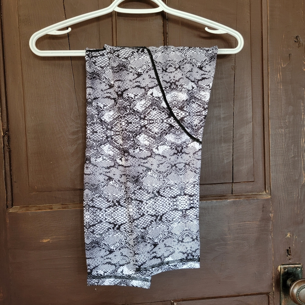 Light n Tight Capri with pocket